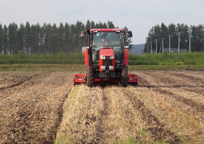 北海道発スマート農業。農機の正確位置把握＆自動操舵で農作業を大幅効率化